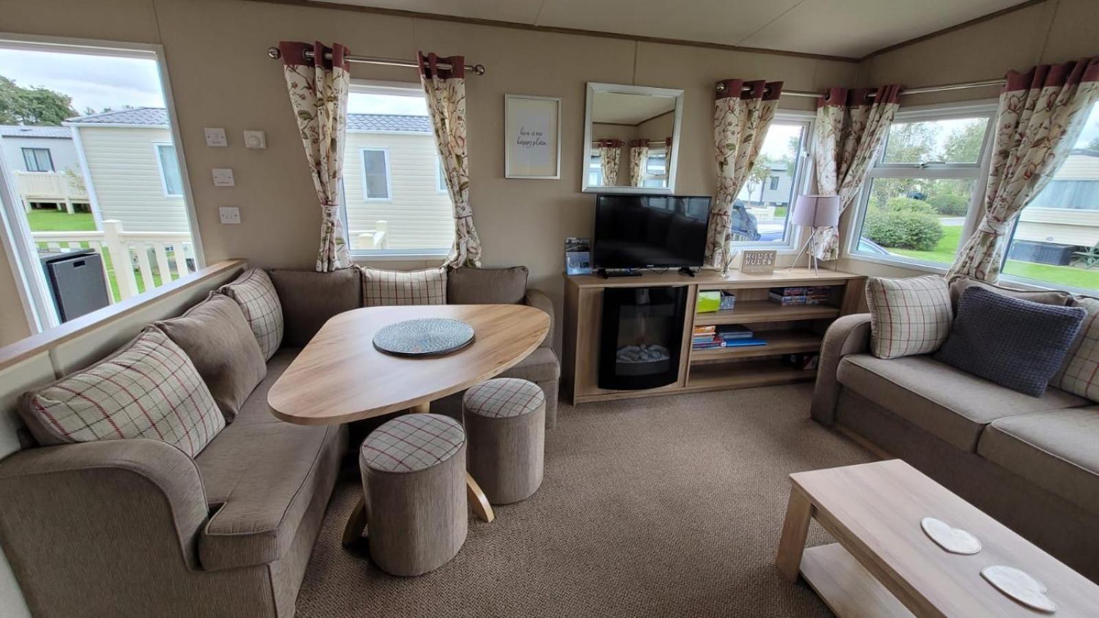 Tattershall Lakes Kingfisher Caravan 8 Berth With Hot Tub & Wifi Exterior foto